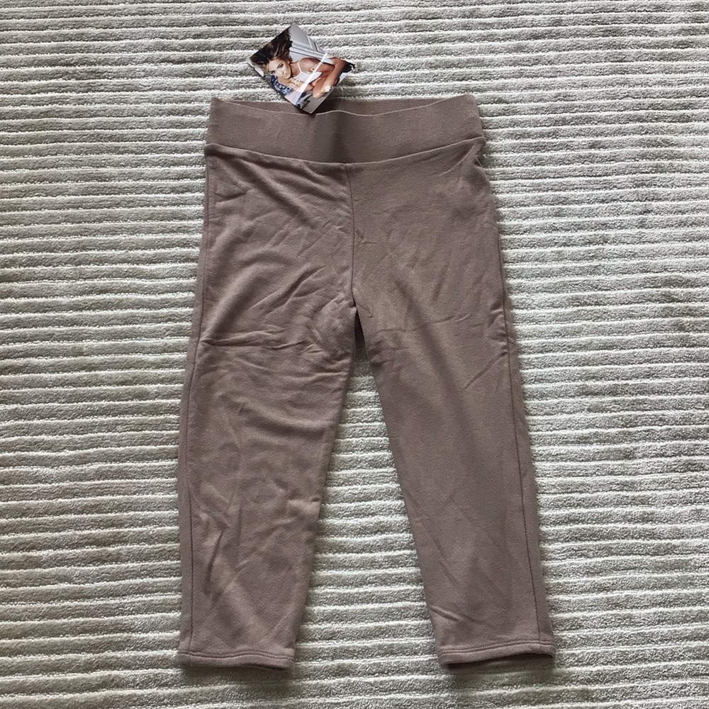 Naked Wardrobe Tan Capri Leggings *NWT* - Picture 3 of 6